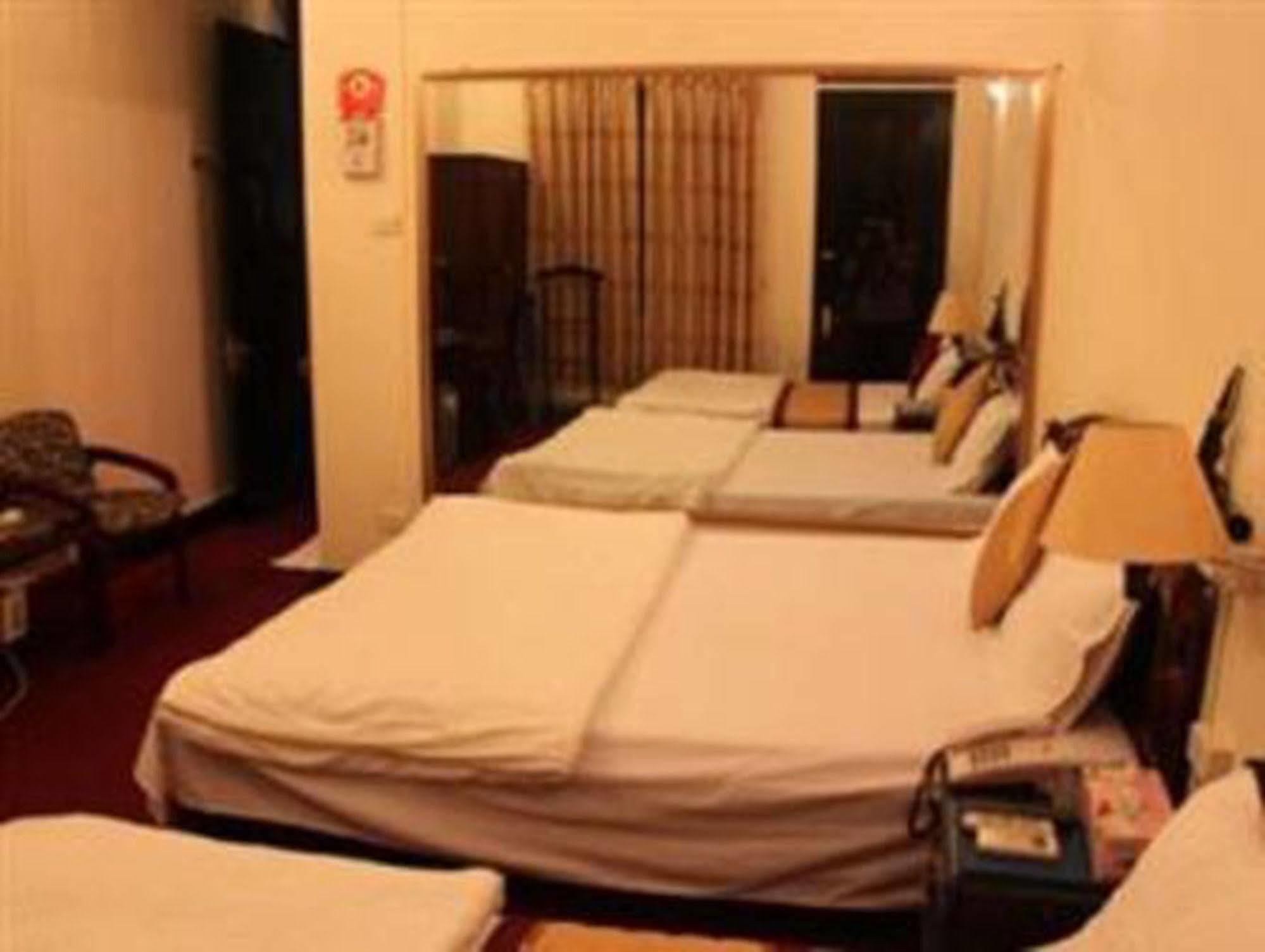 A25 Hotel - 12 Lien Tri Hanoi Eksteriør bilde